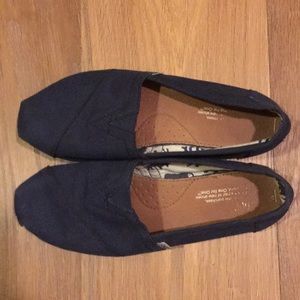 Navy Blue Toms